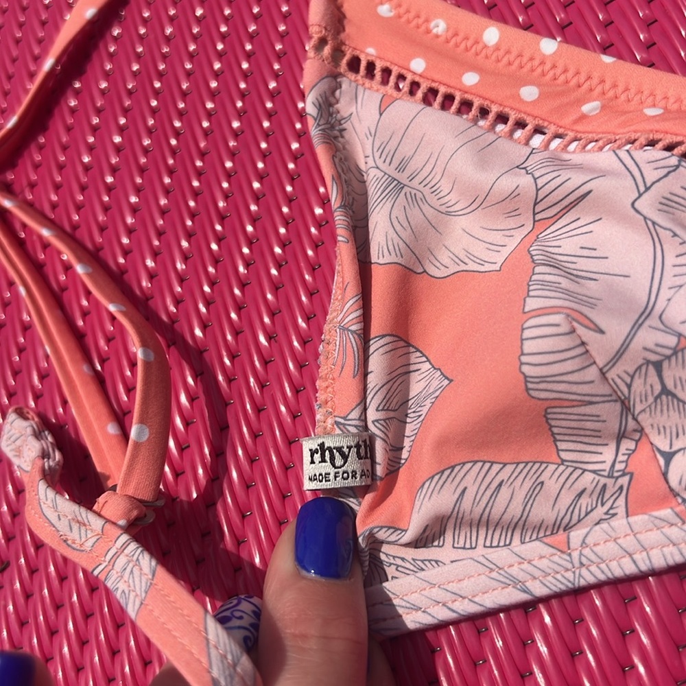 Rhythm swim top size XS - Picture 2 of 5